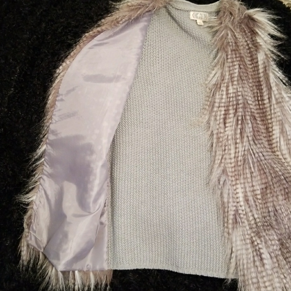 Fur vest - Picture 2 of 4